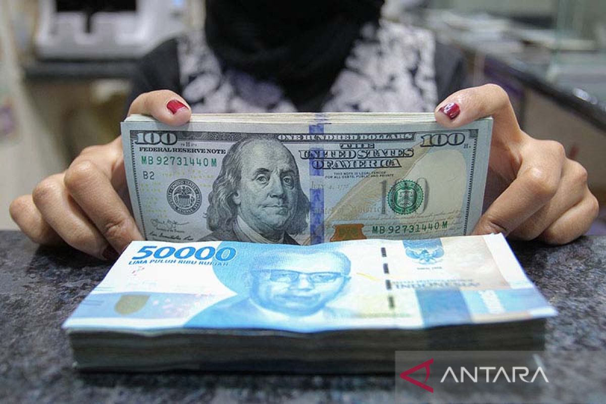 Dolar meroket ke puncak 20 tahun vs yen