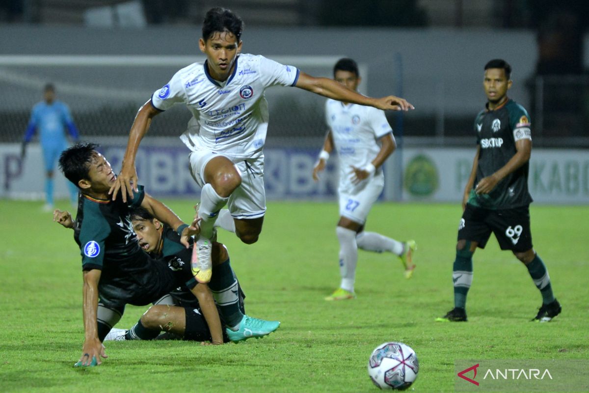 Arema Malang gulung Persikabo 3-1