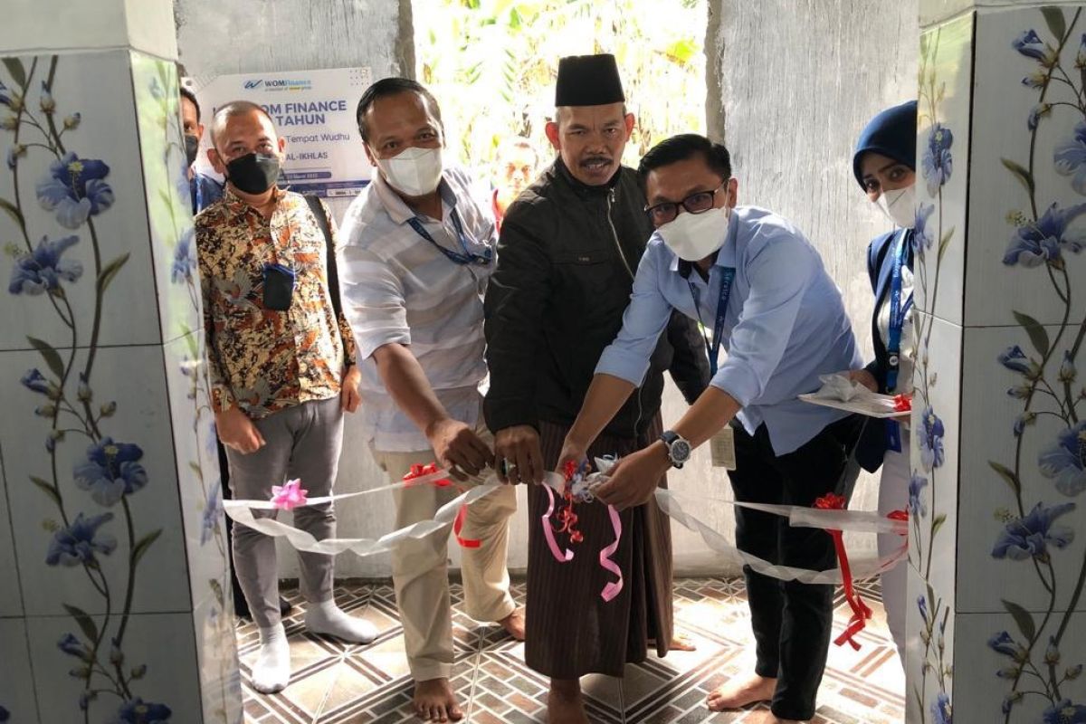 WOM Finance bantu tingkatkan kualitas sanitasi musala di Demak