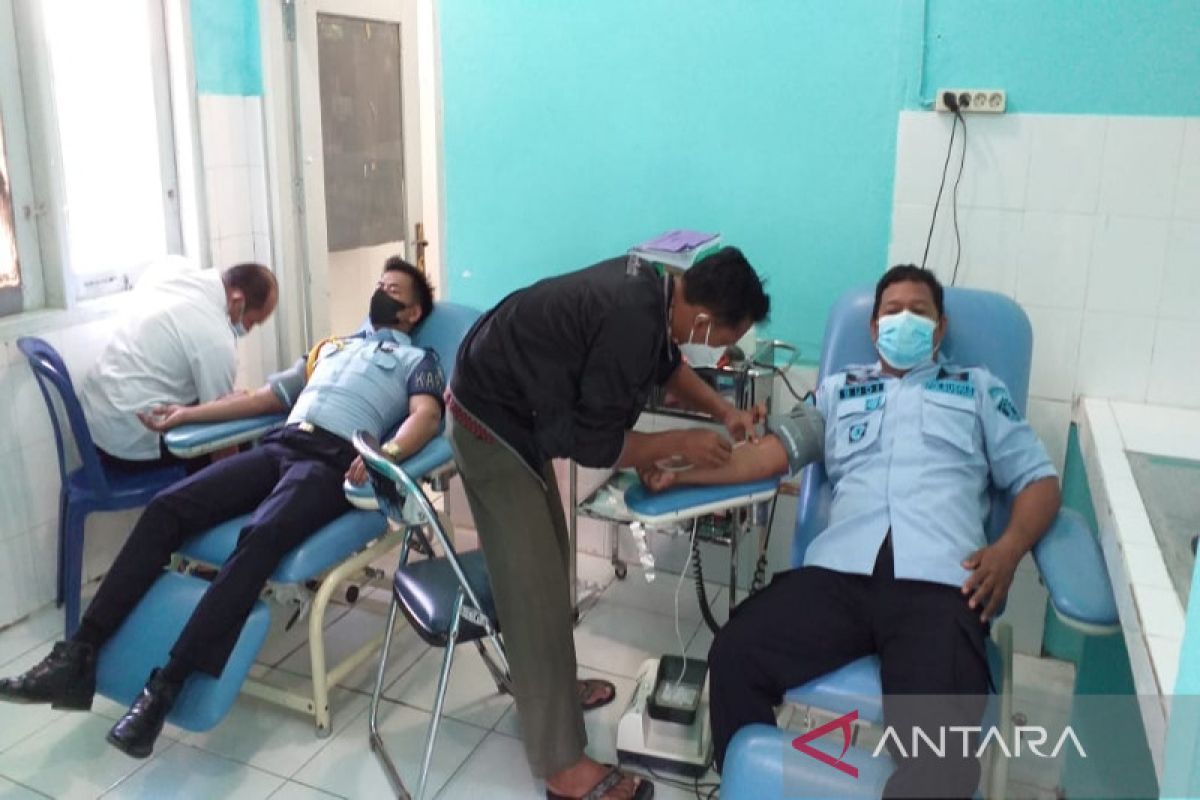 Pegawai Lapas dan Pipas Sukamara gelar donor darah