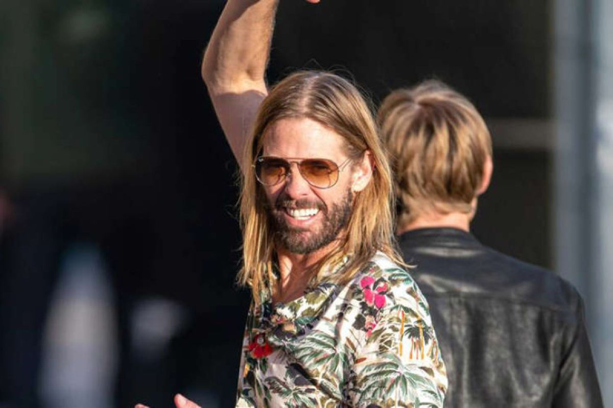 Taylor Hawkins, drummer grup rock Foo Fighters, meninggal dunia