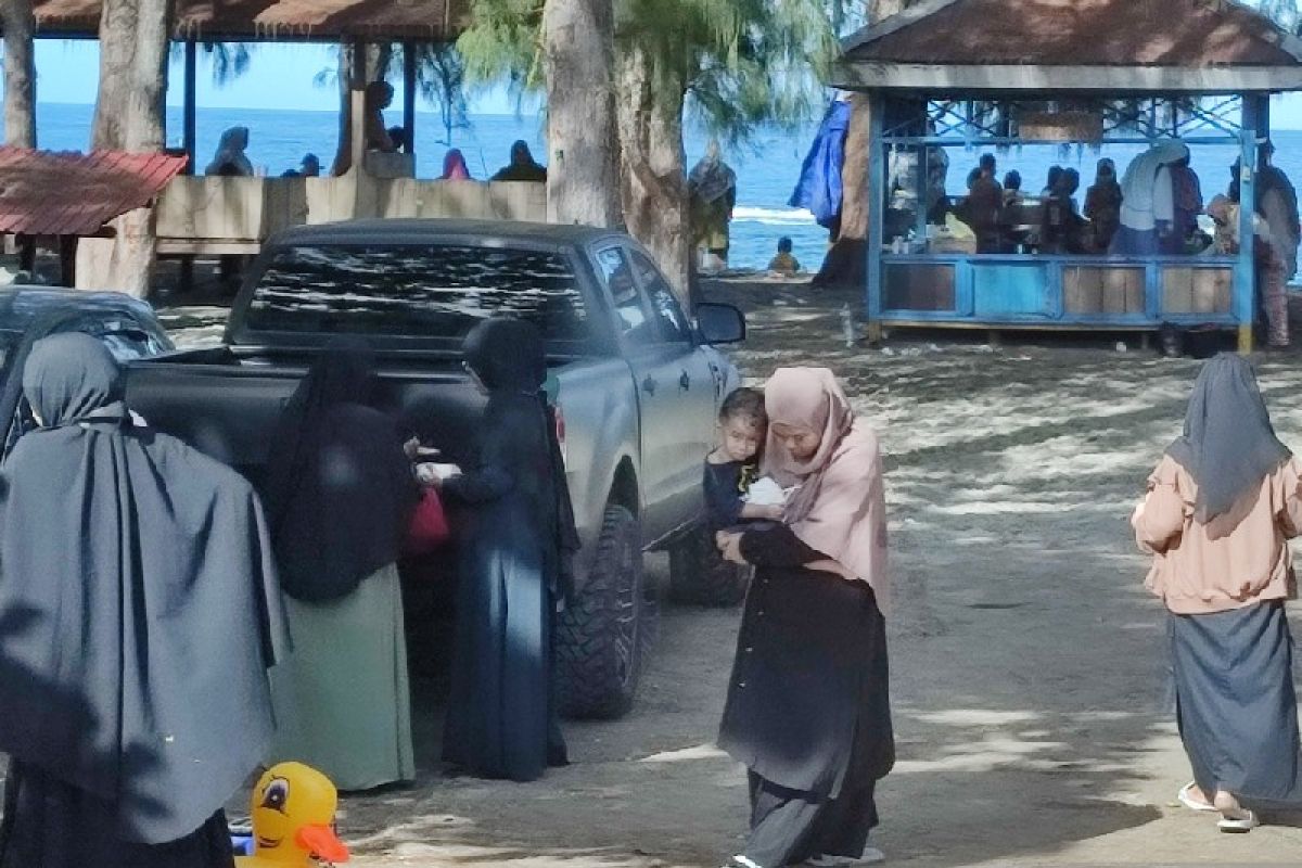 Umat Islam padati pantai di Jayapura jelang bulan Ramadhan 1443 H