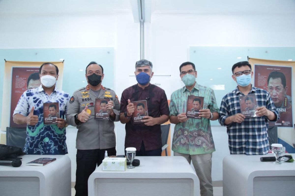 Peluncuran buku "Jalan Presisi Kapolri Jenderal Listyo Sigit"