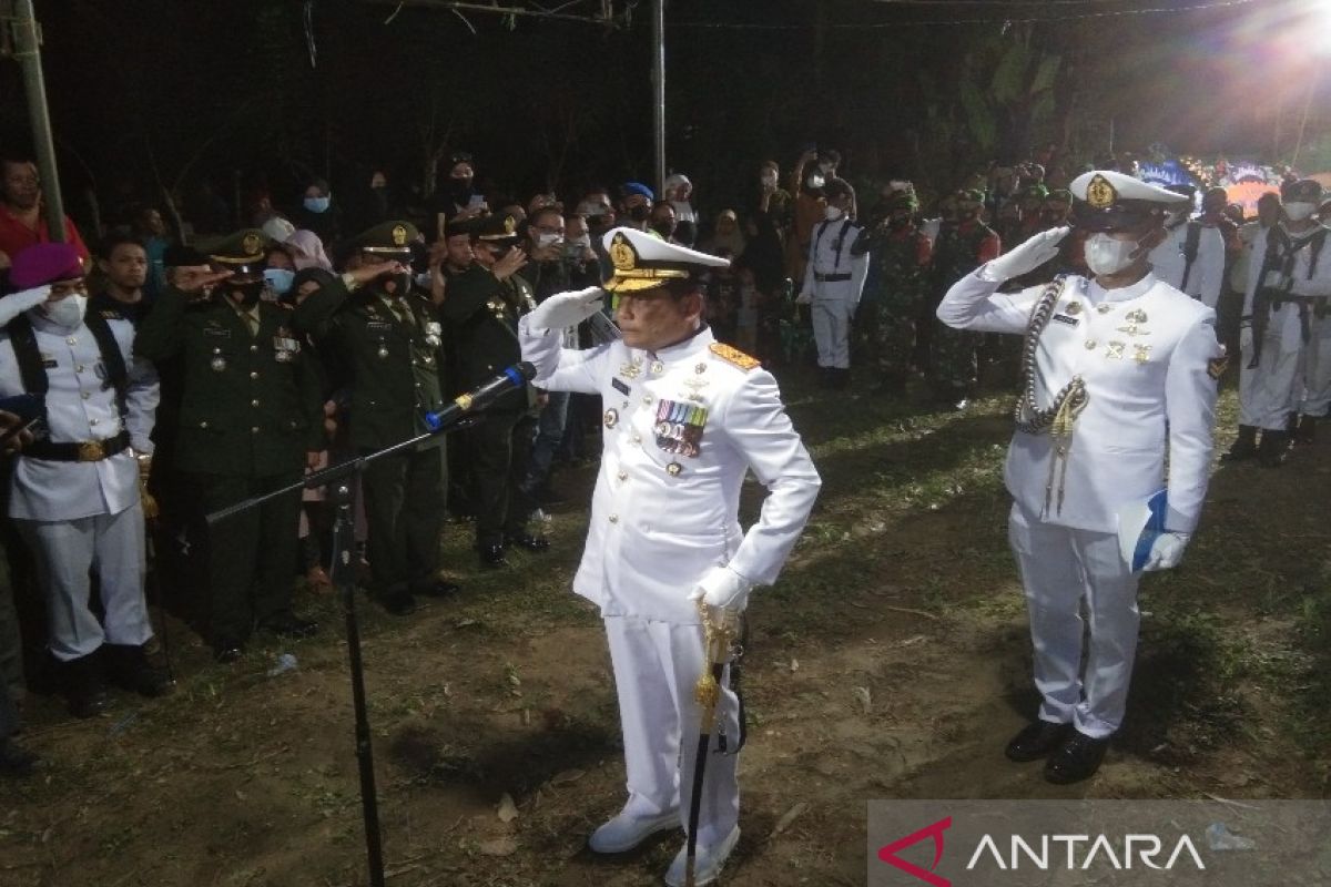 Danlantamal VI Makassar pimpin upacara pemakaman jenazah TNI korban KKB Papua