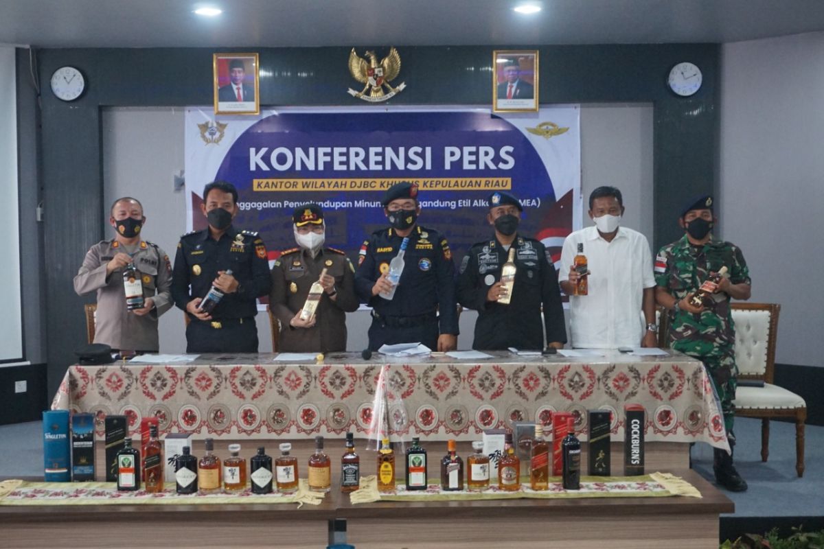 Bea Cukai menggagalkan penyelundupan minuman alkohol senilai Rp10,4 miliar