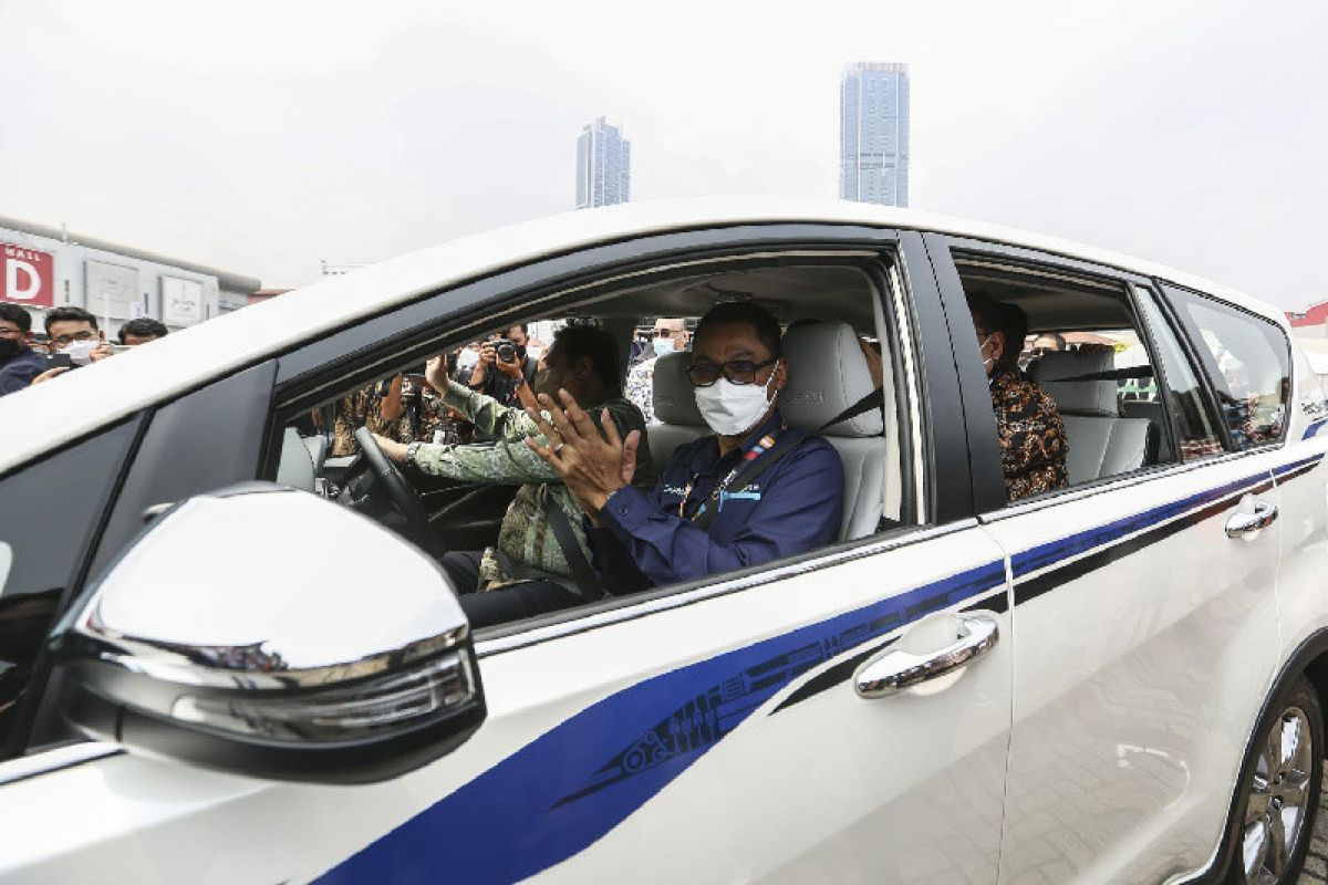 PLN dukung Toyota kembangkan kendaraan listrik di Indonesia