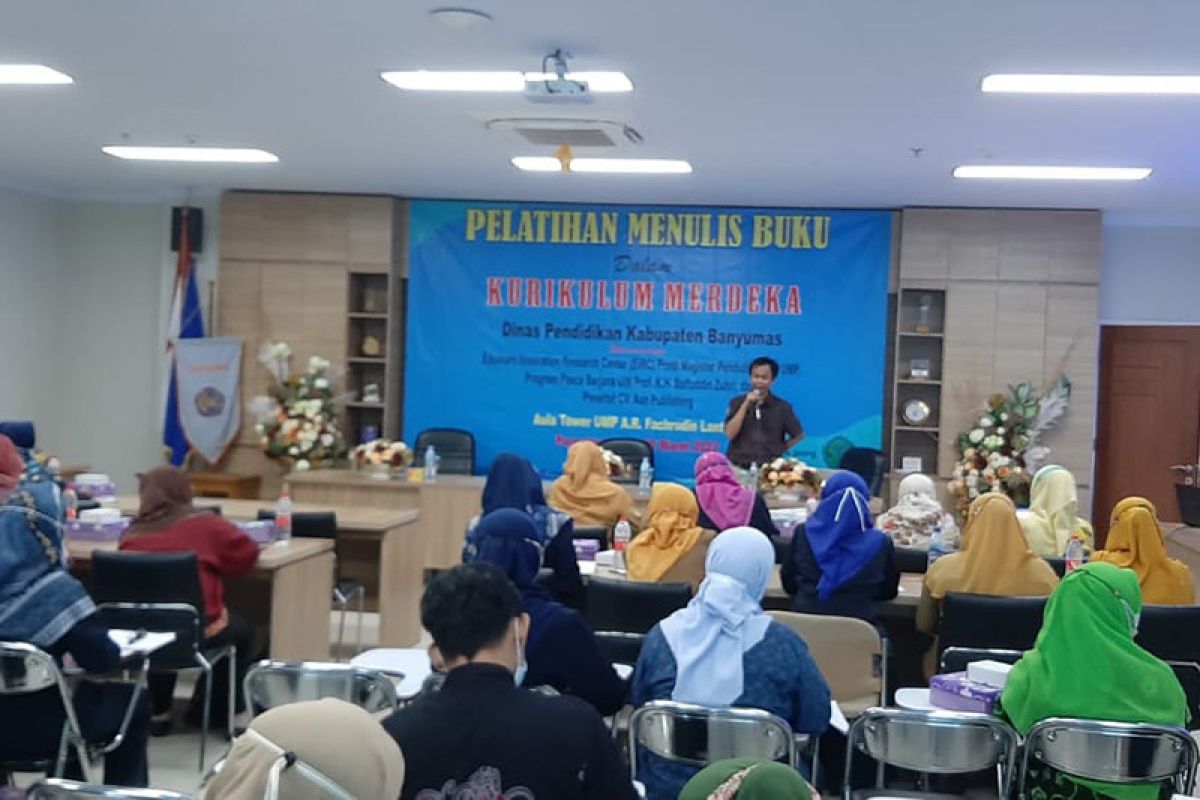 Magister IPS UMP gelar pelatihan penulisan buku dalam Kurikulum Merdeka