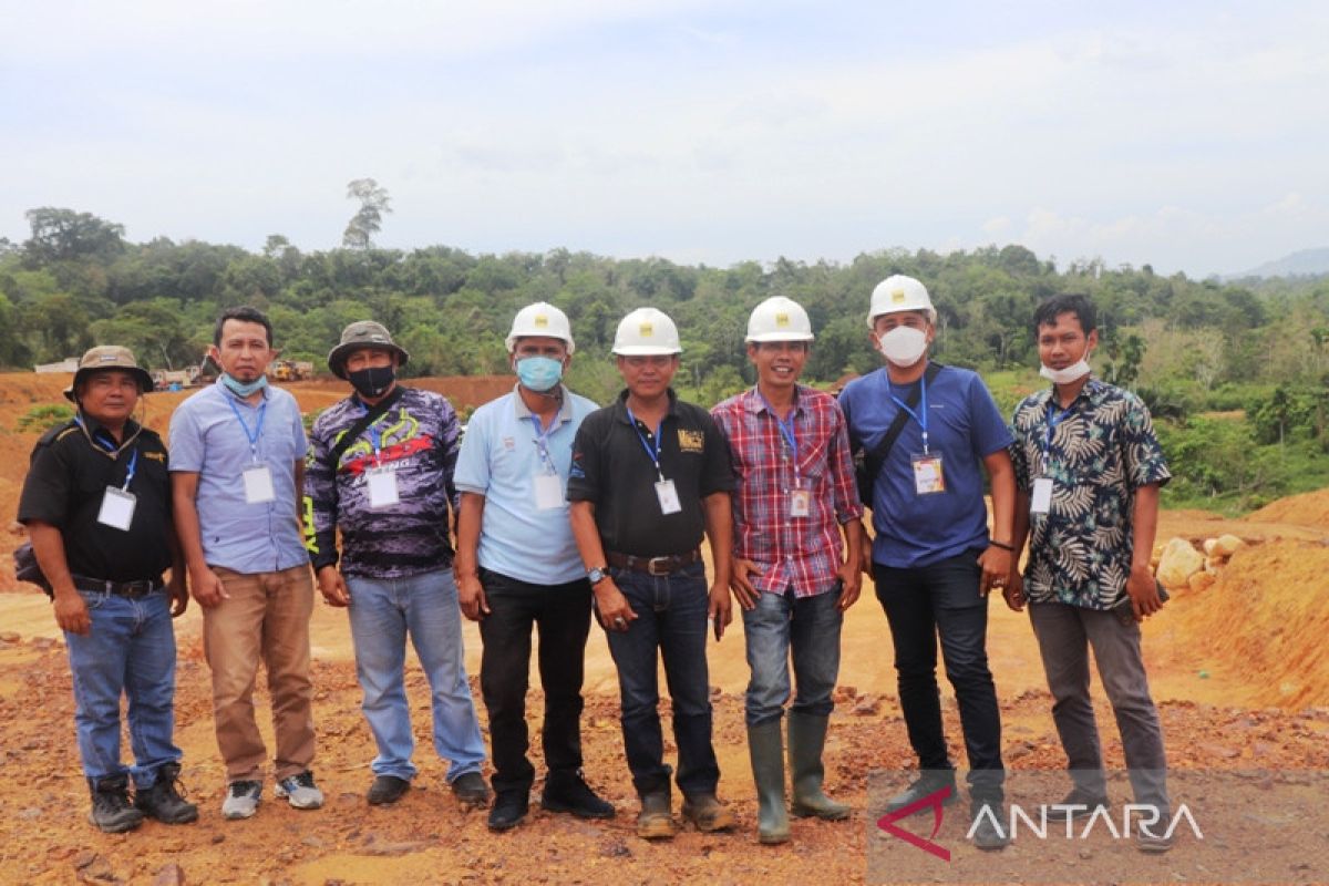 Buka peluang kerja, perusahaan tambang biji besi Air Bangis Pasbar berdayakan pekerja lokal