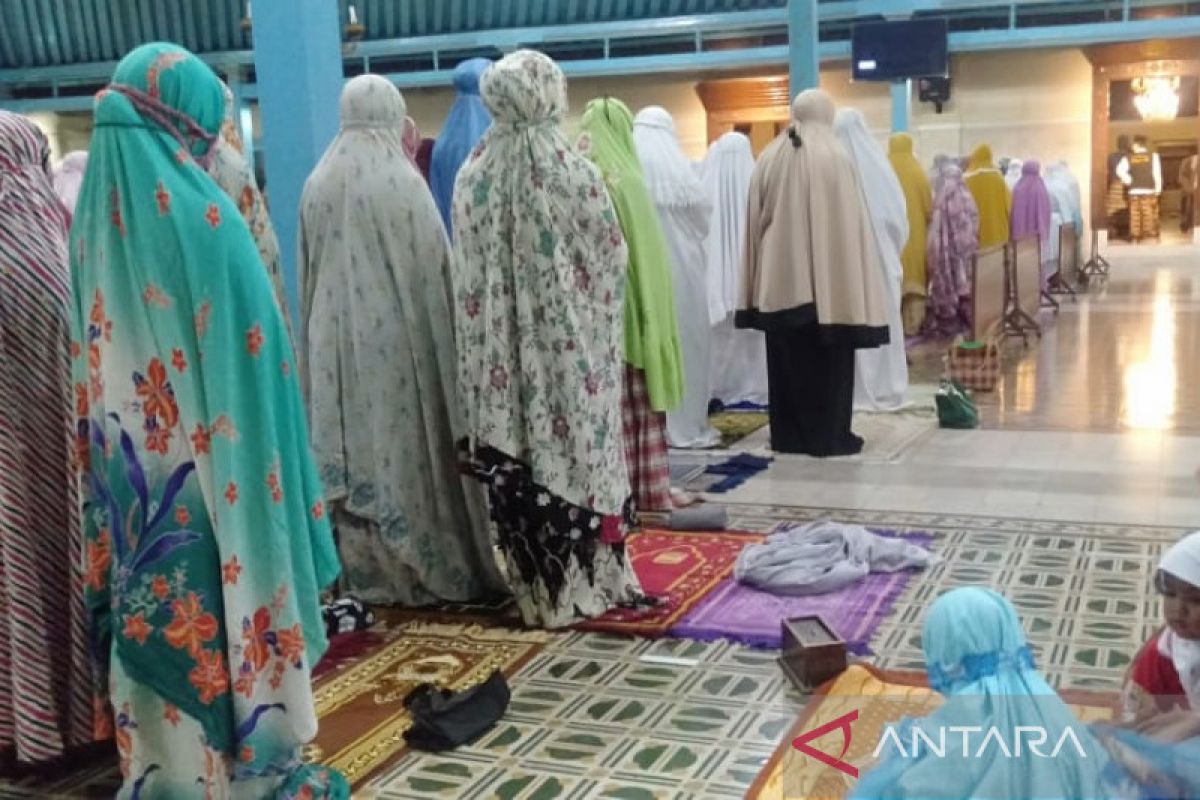 Masjid Agung Solo gelar tarawih dengan prokes ketat