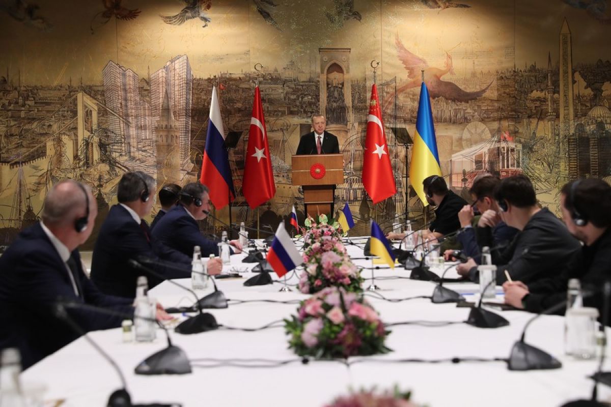 Draf perjanjian damai siap dibahas oleh presiden Ukraina dan Rusia