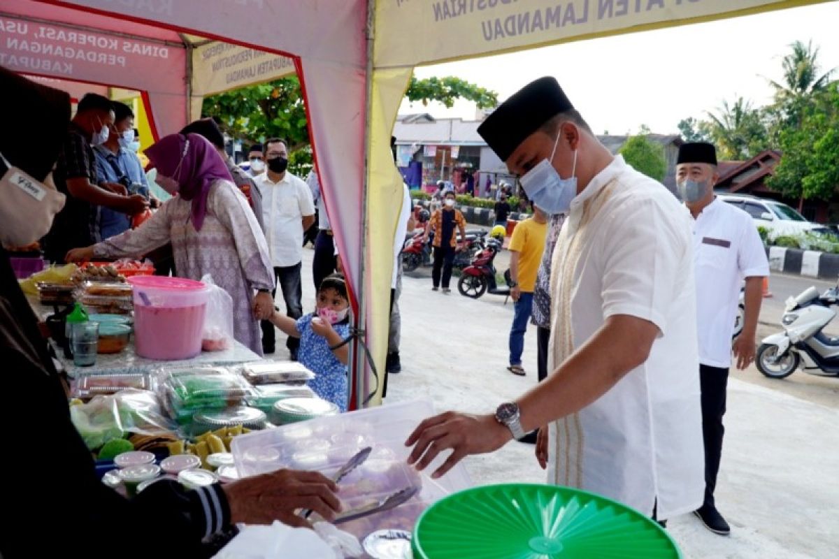 Bupati Lamandau: Taman kuliner bantu tingkatkan perekonomian daerah