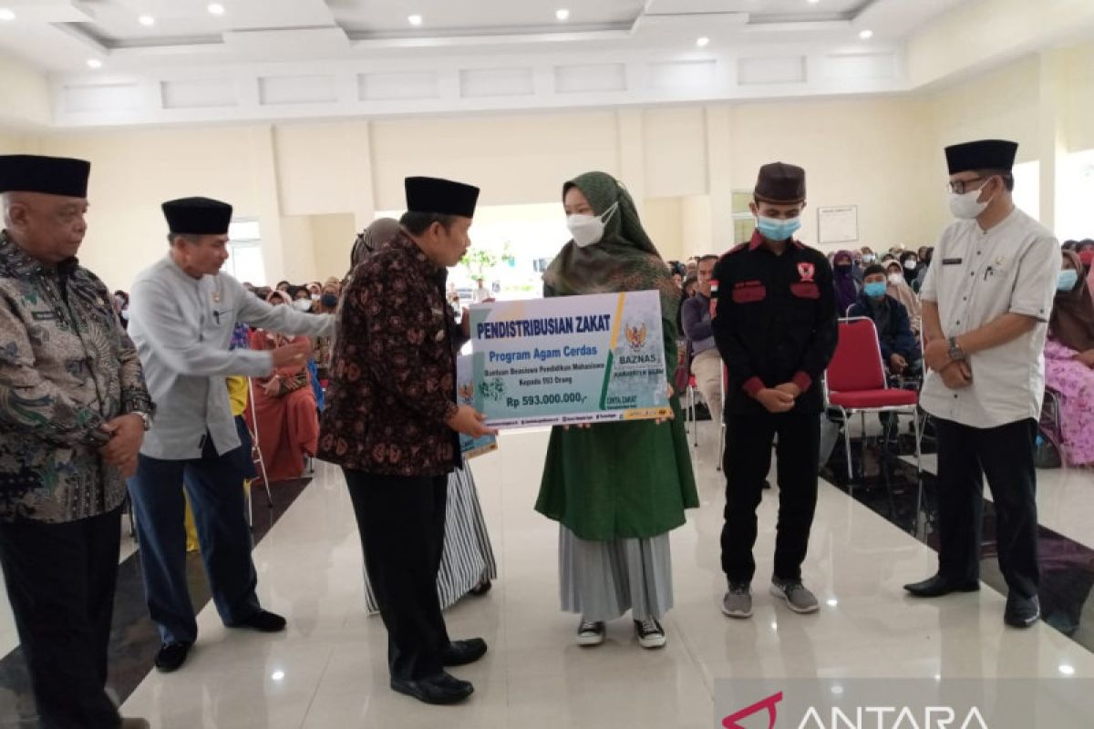 Baznas Agam salurkan zakat Rp1,24 miliar ke 823 mustahik