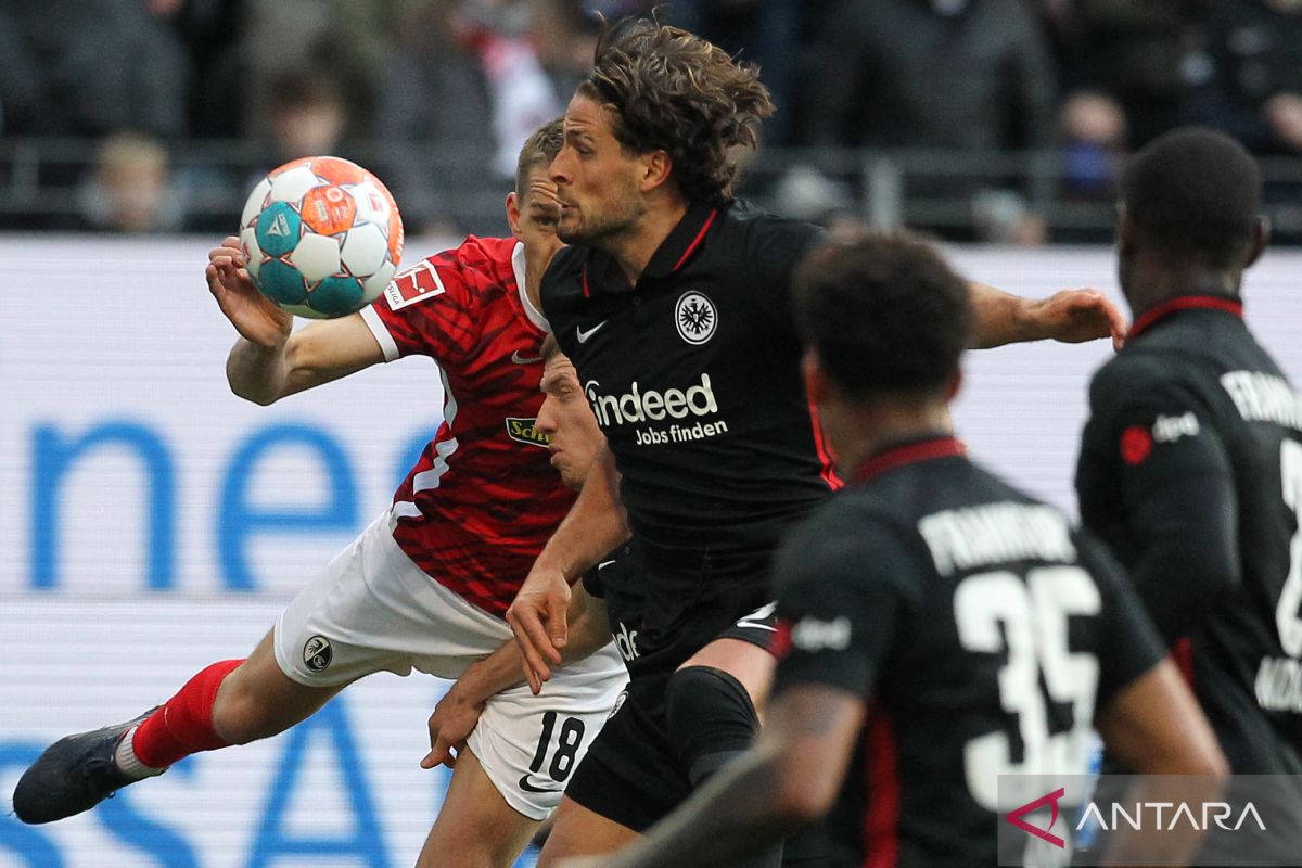 Freiburg taklukkan Frankfurt di kandangnya 2-1