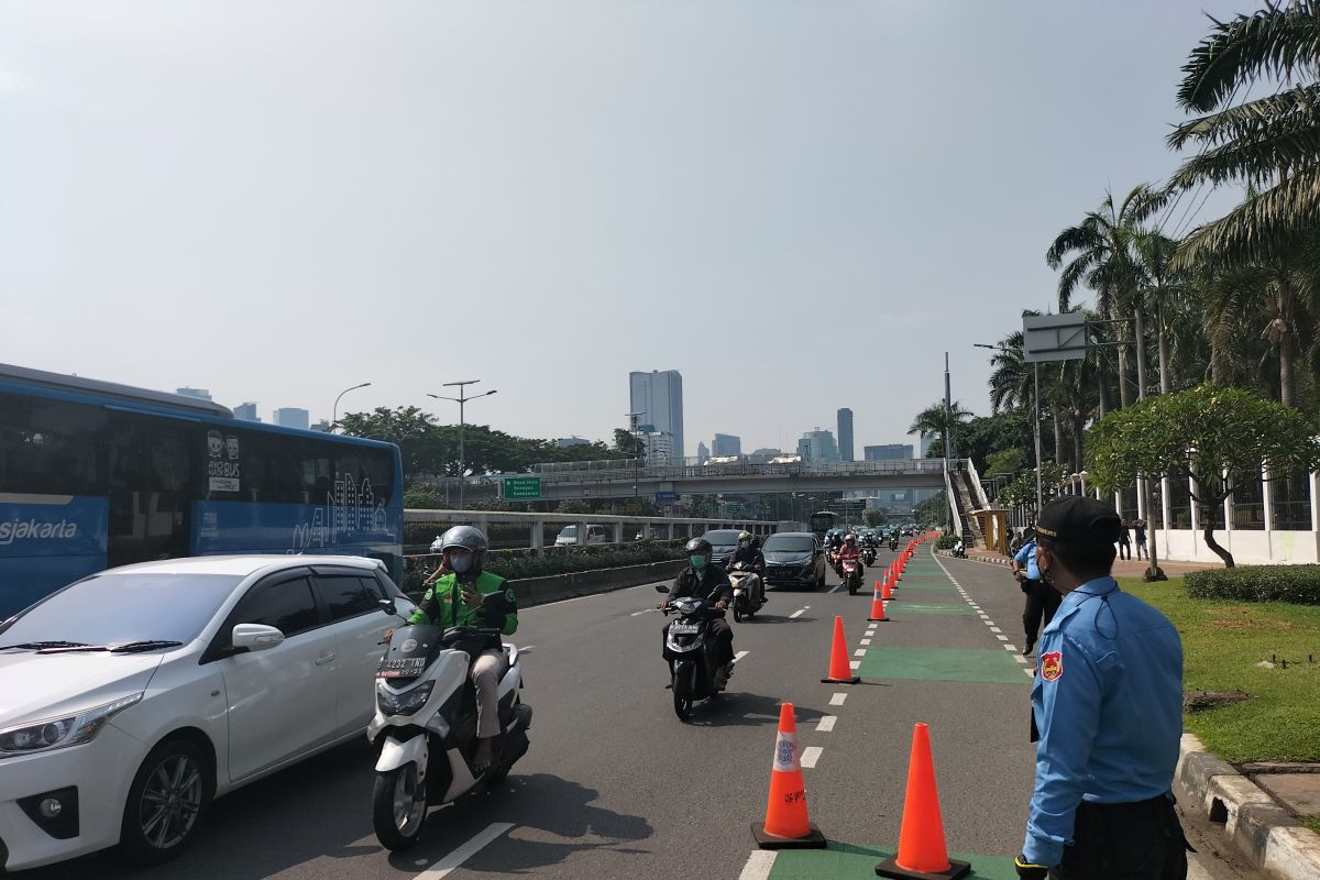 Mahasiswa belum terlihat di depan gedung DPR RI hingga pkl 09:30 WIB