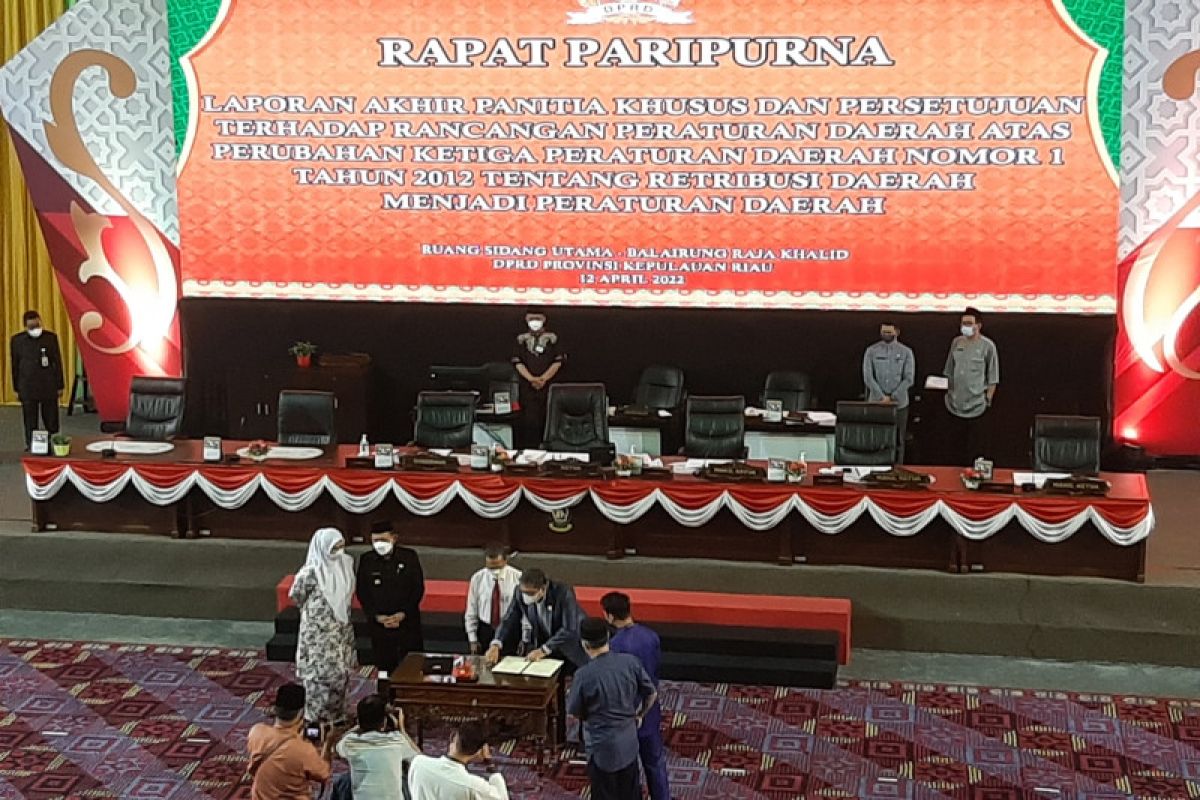 DPRD dan Pemprov Kepri sahkan Perda Retribusi Daerah