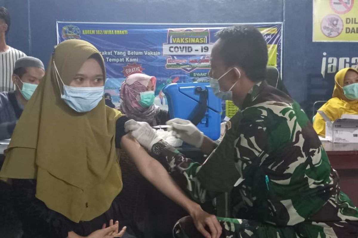 Tim vaksinator Lombok Tengah gencarkan vaksinasi penguat saat Ramadhan