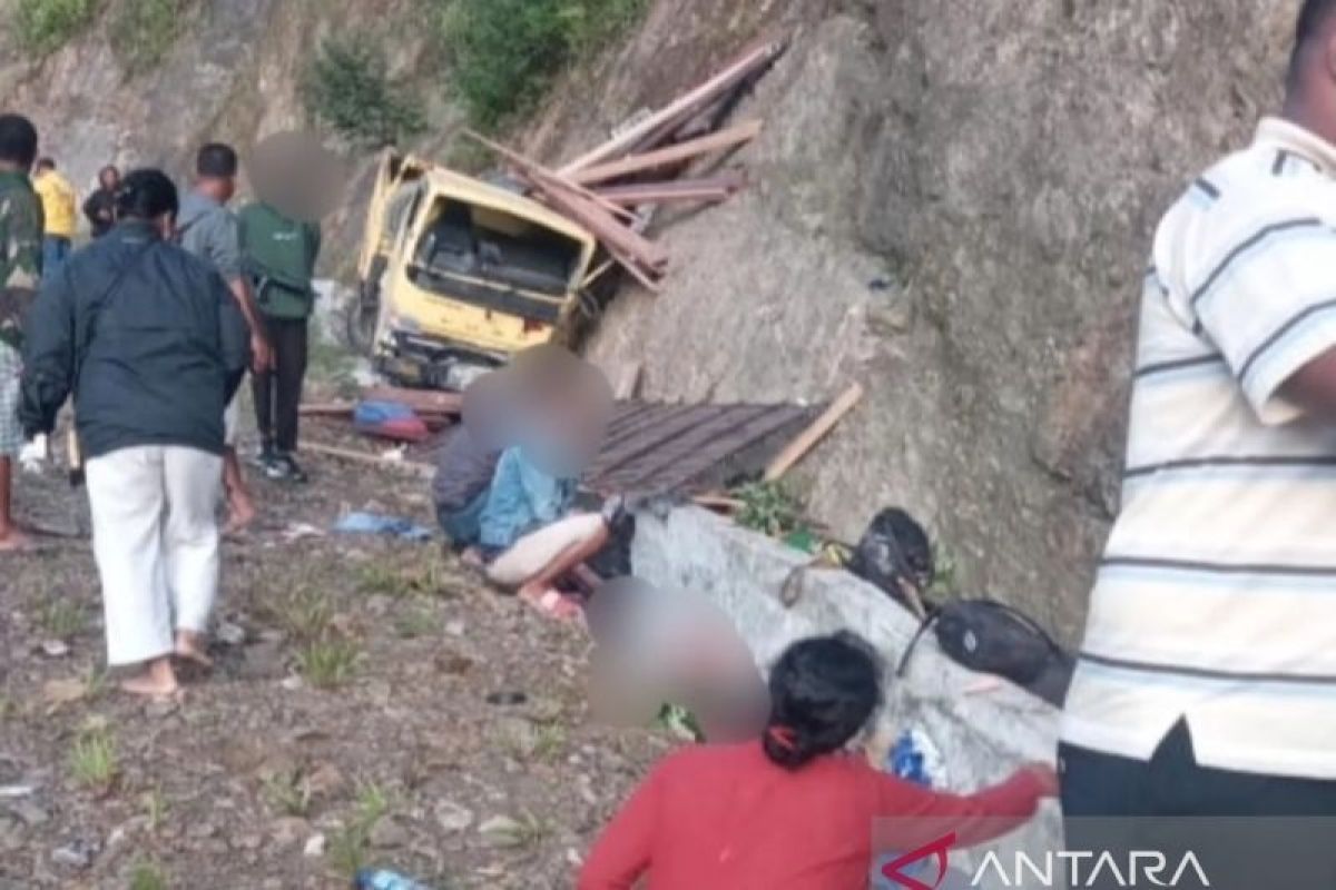 16 orang dilaporkan tewas akibat kecelakaan truk di Arfak Papua Barat