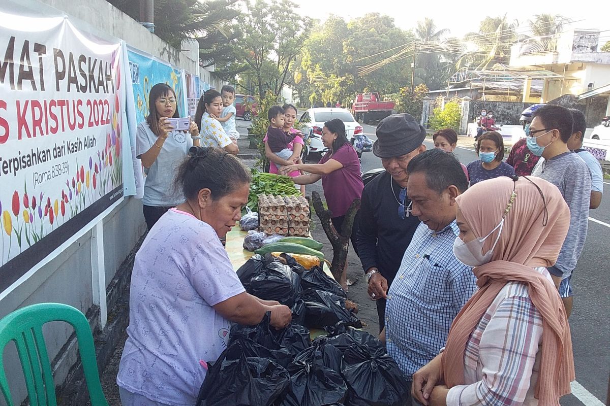 Jemaat Patmos Tahuna, Sangihe gelar pasar murah sambut Paskah