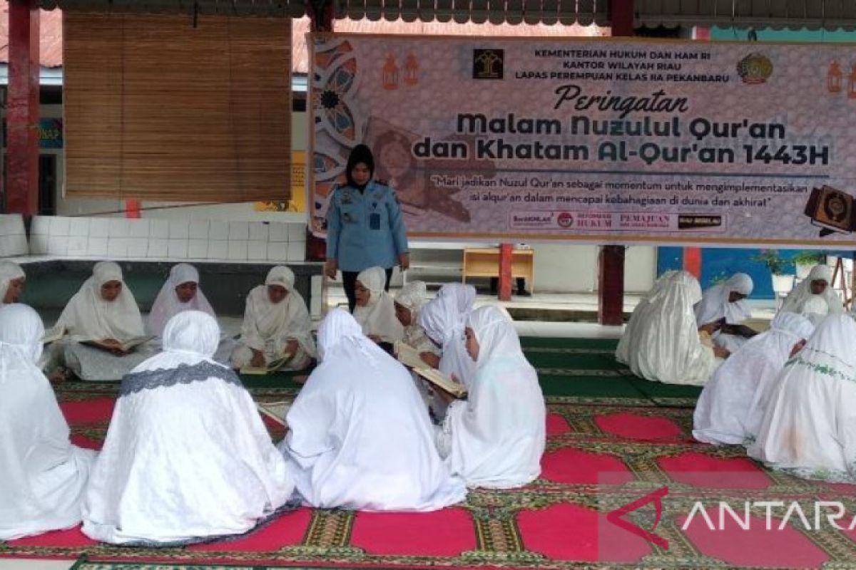 45 WBP Lapas Perempuan Kelas IIA Pekanbaru khatamkan Al Quran, semarakkan Nuzul Quran