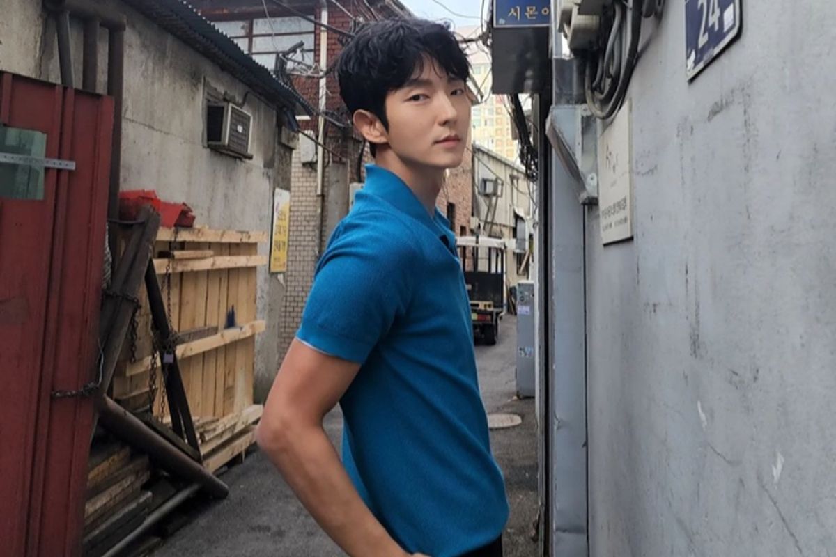 Positif COVID-19, Lee Joon Gi tunda syuting drama "Again My Life"