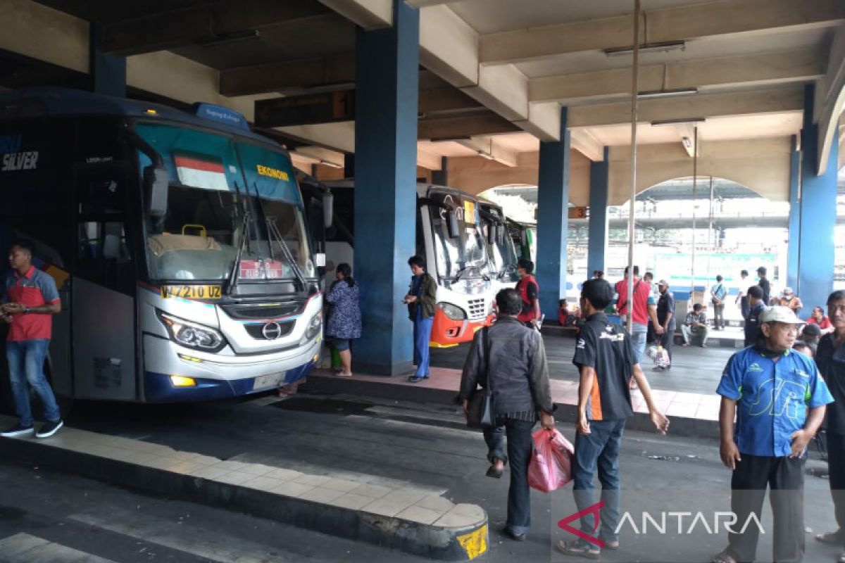 Pemudik melalui Terminal Tirtonadi diprediksi 50.000 orang/hari