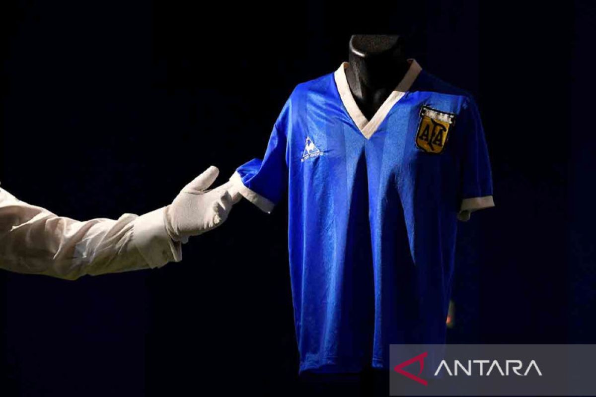 Jersey "Tangan Tuhan" Maradona dipamerkan