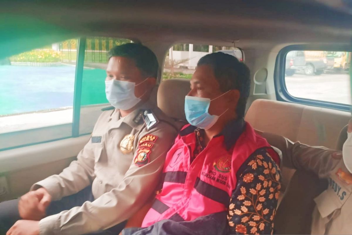 Korupsi dana desa Rp231 juta, Kejari tahan kades Teluk Mesjid