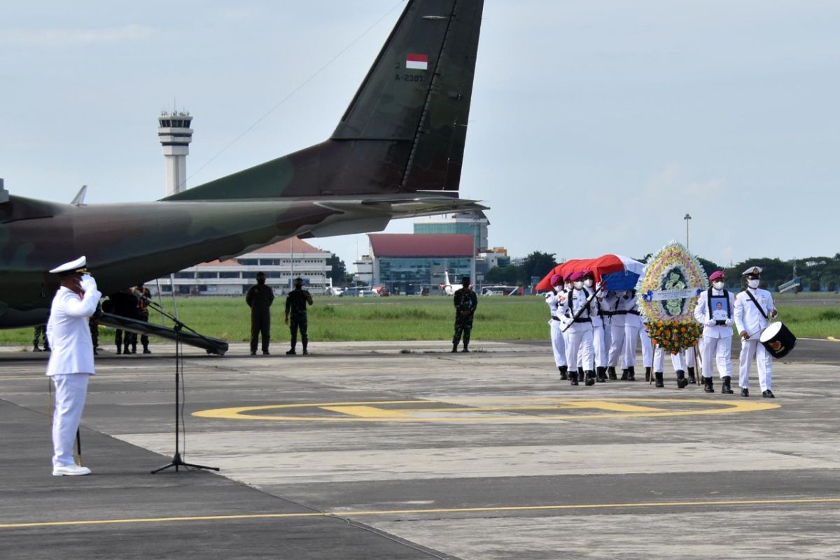 Danbrigif 2 pimpin penghormatan prajurit Marinir gugur di Nduga Papua