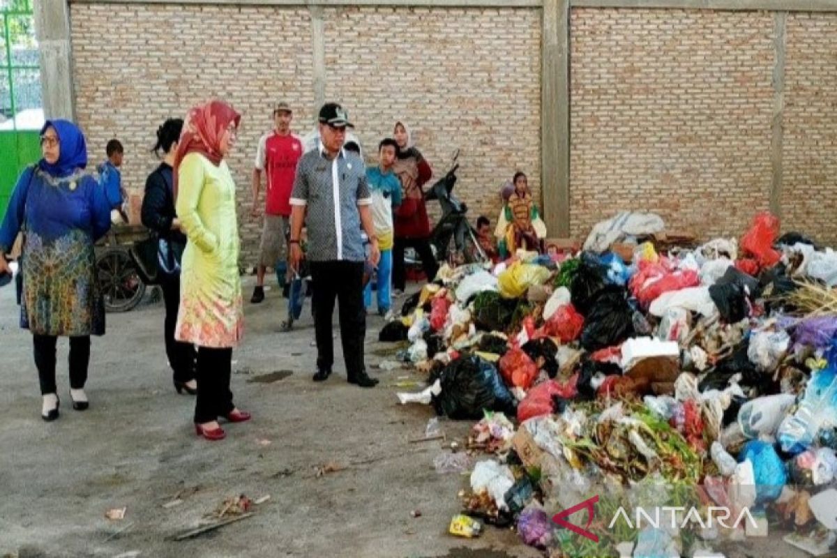 Legislator Kotim soroti masih rendahnya kesadaran tertib membuang sampah