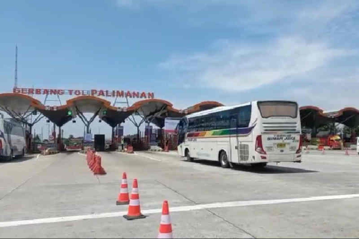 Aktivitas di gerbang Tol Palimanan Cirebon mulai meningkat