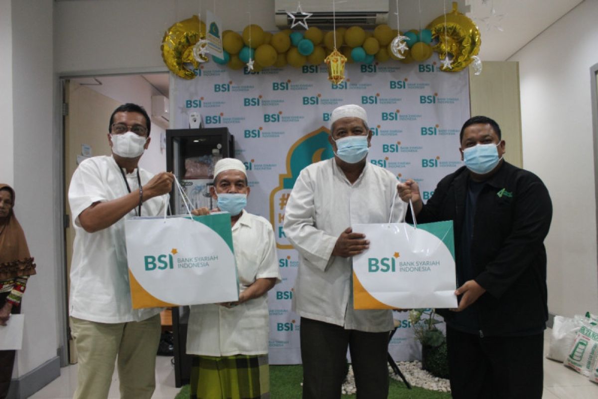 BSI KC Adam Malik bersama DD Waspada berbagi berkah Ramadhan