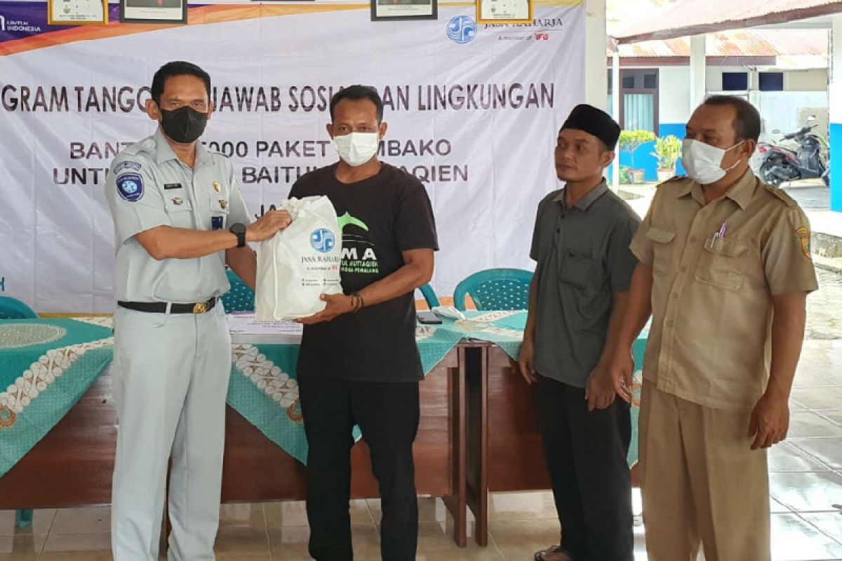 Jasa Raharja berikan paket sembako ke masyarakat di Pemalang