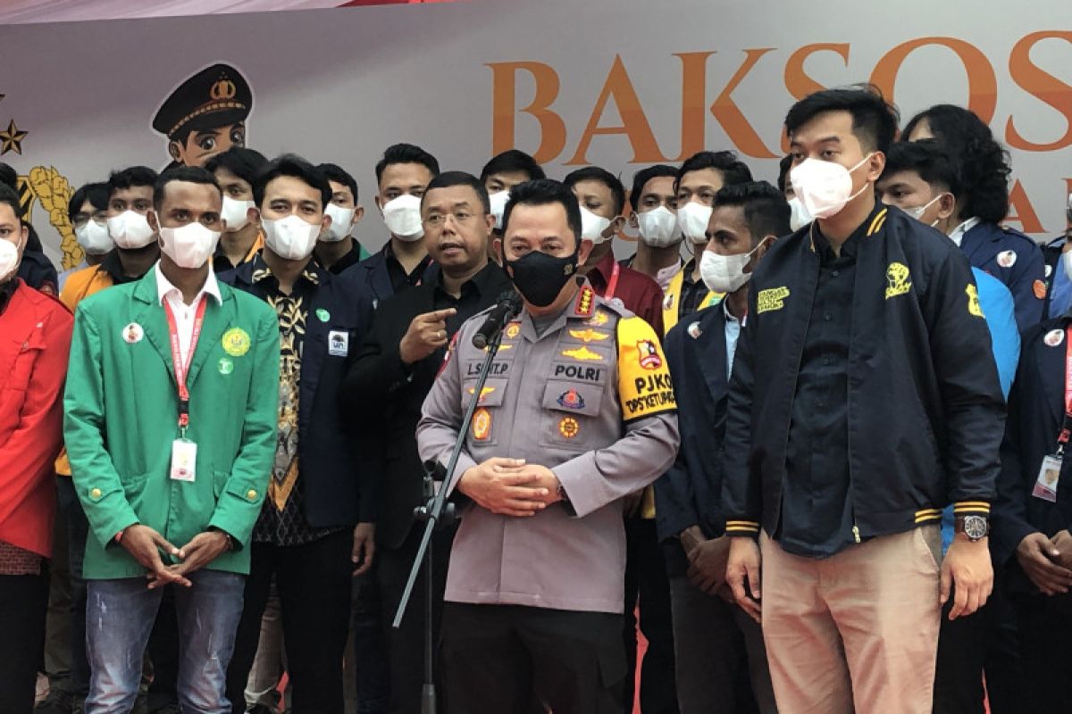 Kapolri apresiasi Polri dan Mahasiswa bagikan 30 ribu paket  sembako