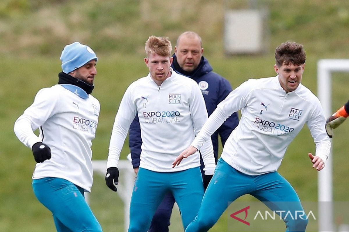 John Stones dan Kyle Walker diragukan bela Man City hadapi Real Madrid