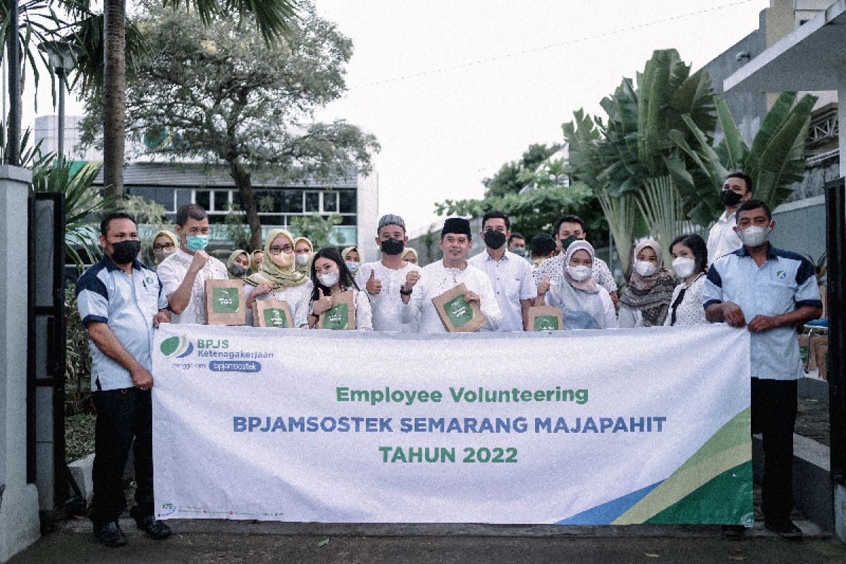 BPJAMSOSTEK Cabang Semarang Majapahit berbagi di Ramadhan