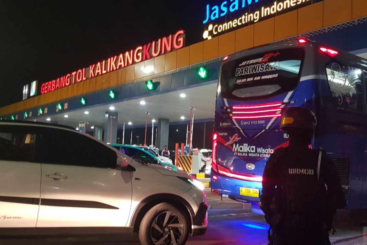 Gardu transaksi gerbang Kalikangkung siap hadapi  lonjakan pemudik