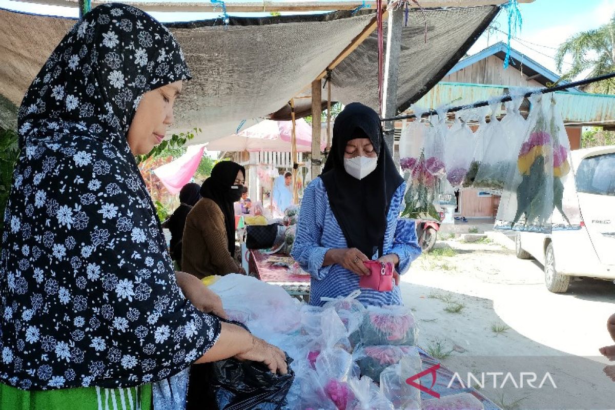 Pedagang bunga tabur Palangka Raya raup untung banyak jelang Lebaran