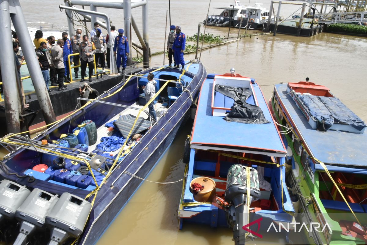 Tiga anggota Ditpolairud Polda Sumsel sempat dibawa kabur "kapal hantu"