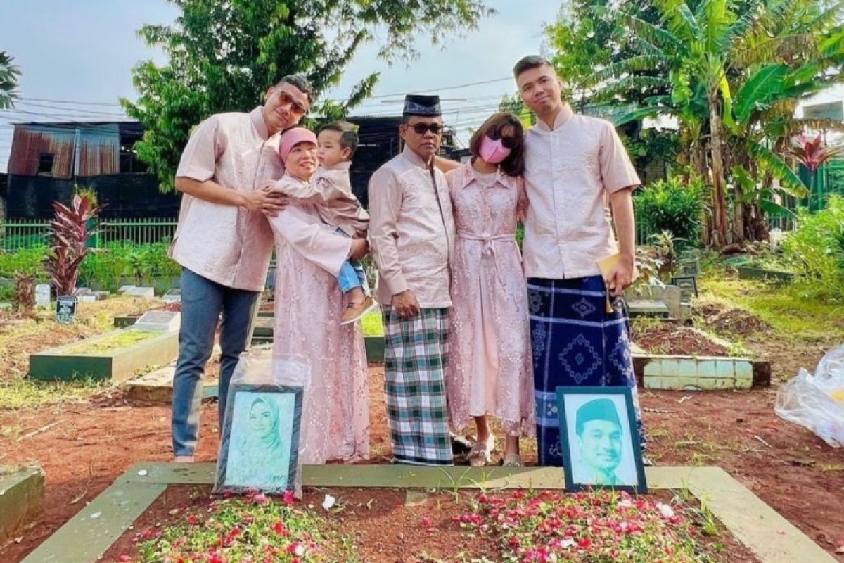 Lewat Lebaran, Faisal kenang Vanessa-Bibi