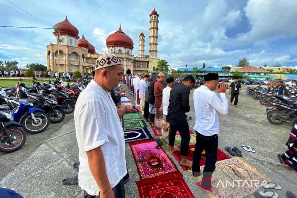 MUI berikan izin shalat berjamaah tanpa gunakan masker