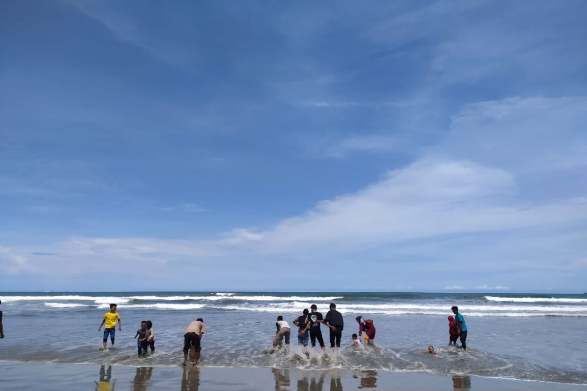 Kapolda Bengkulu  imbau masyarakat tak mandi di pantai