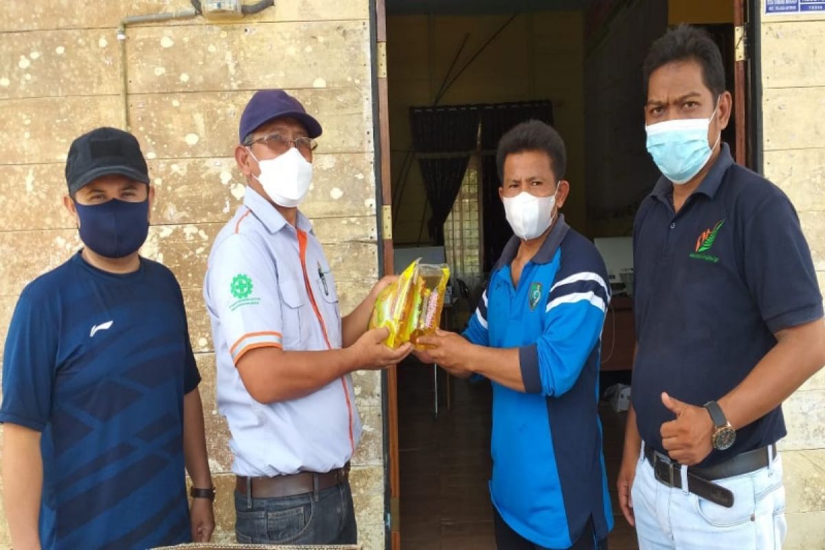 BGA Group Regional Mentaya salurkan ribuan liter minyak goreng murah untuk masyarakat