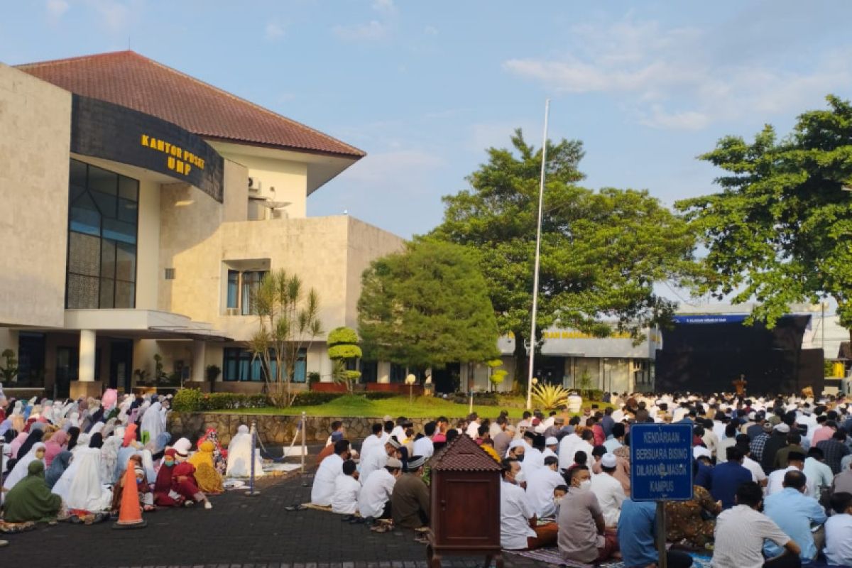 Shalat Id di UMP merajut persaudaraan hakiki