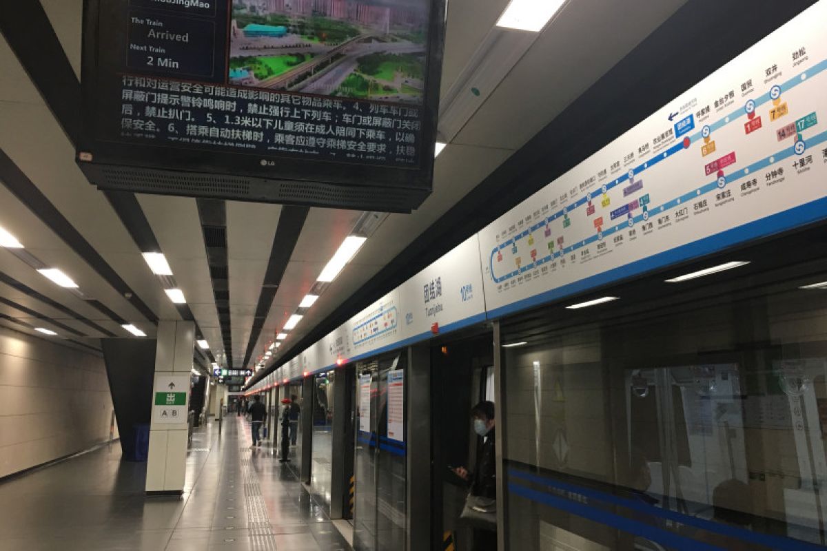 453 warga Beijing China positif COVID-19, 40 stasiun 'subway' ditutup