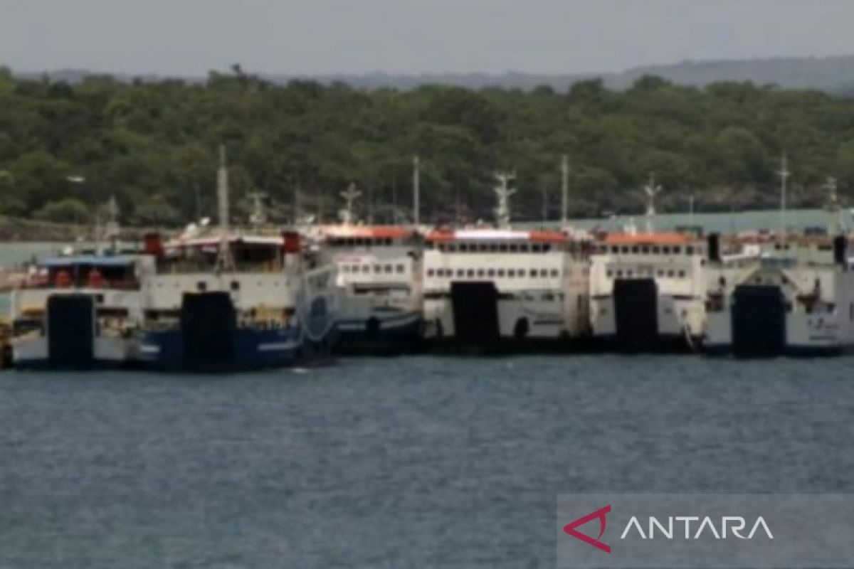 BMKG: Gelombang 4 meter berpotensi landa empat titik laut NTT