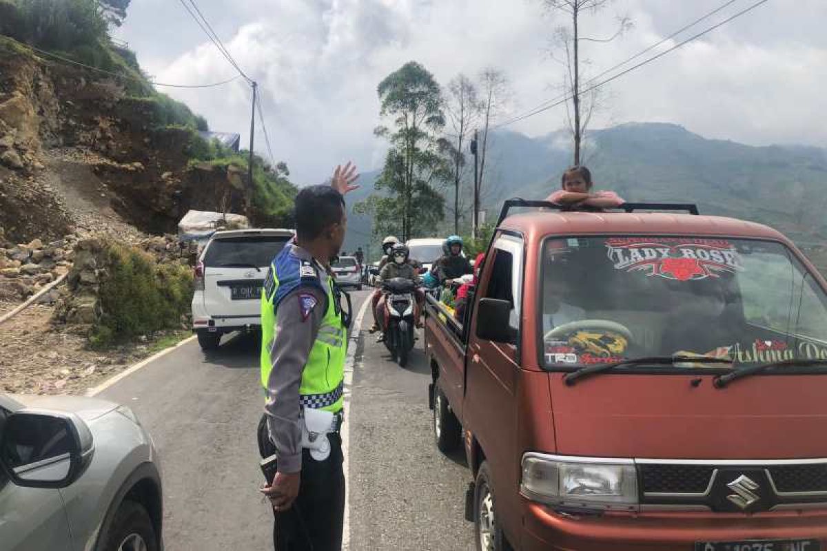 Waspada Tanjakan Lima Belas Persen menuju Dieng