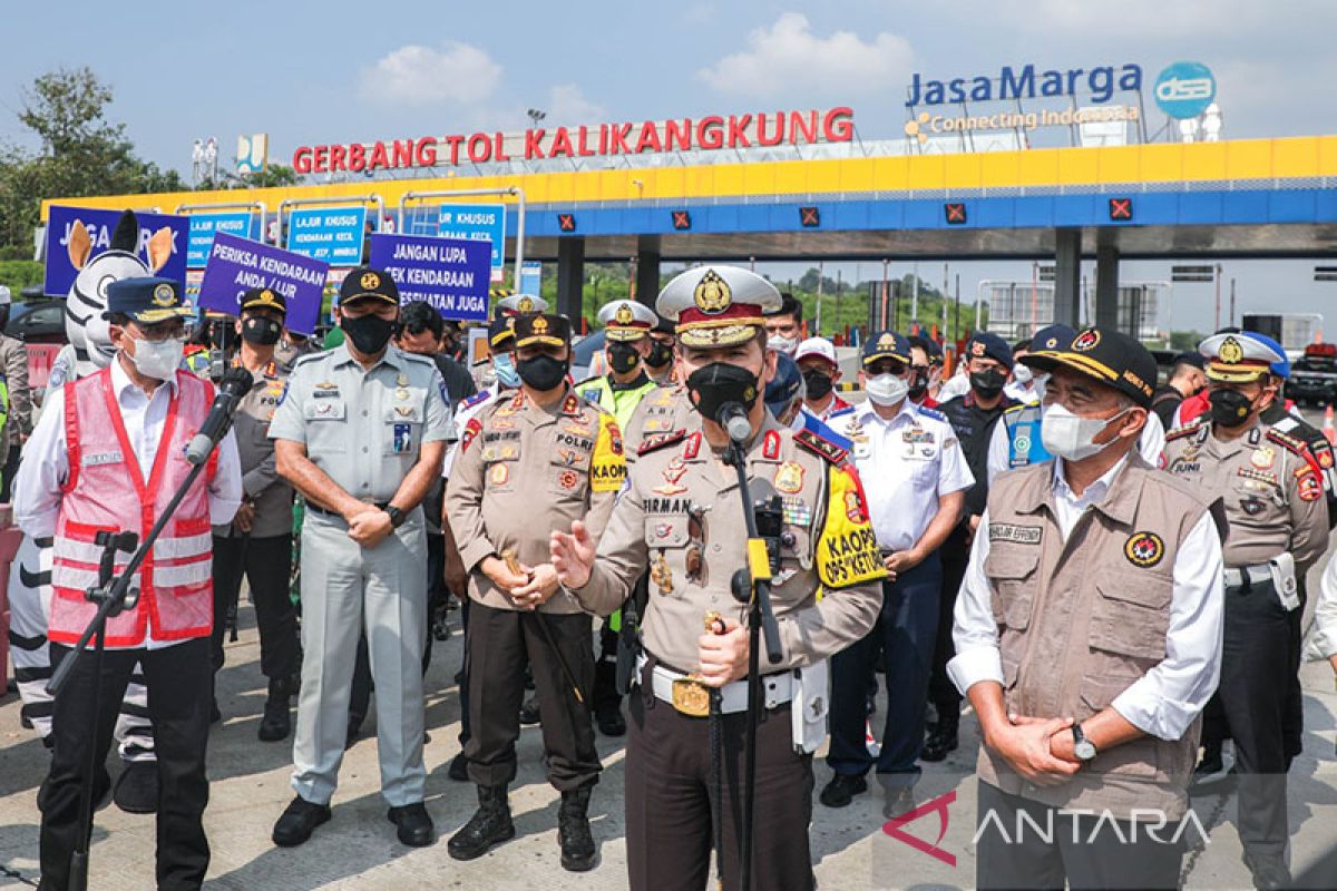 Polri minta warga terdampak kebijakan "one way" untuk gunakan jalur arteri