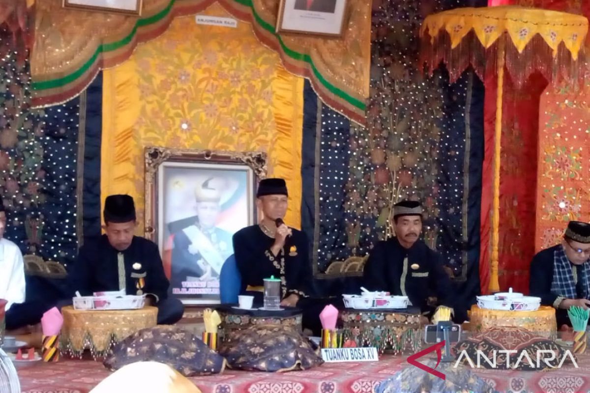 "Manjalang" Tuanku Bosa Talu Pasbar saat Idul Fitri tingkatkan silaturrahmi- pertahankan tradisi