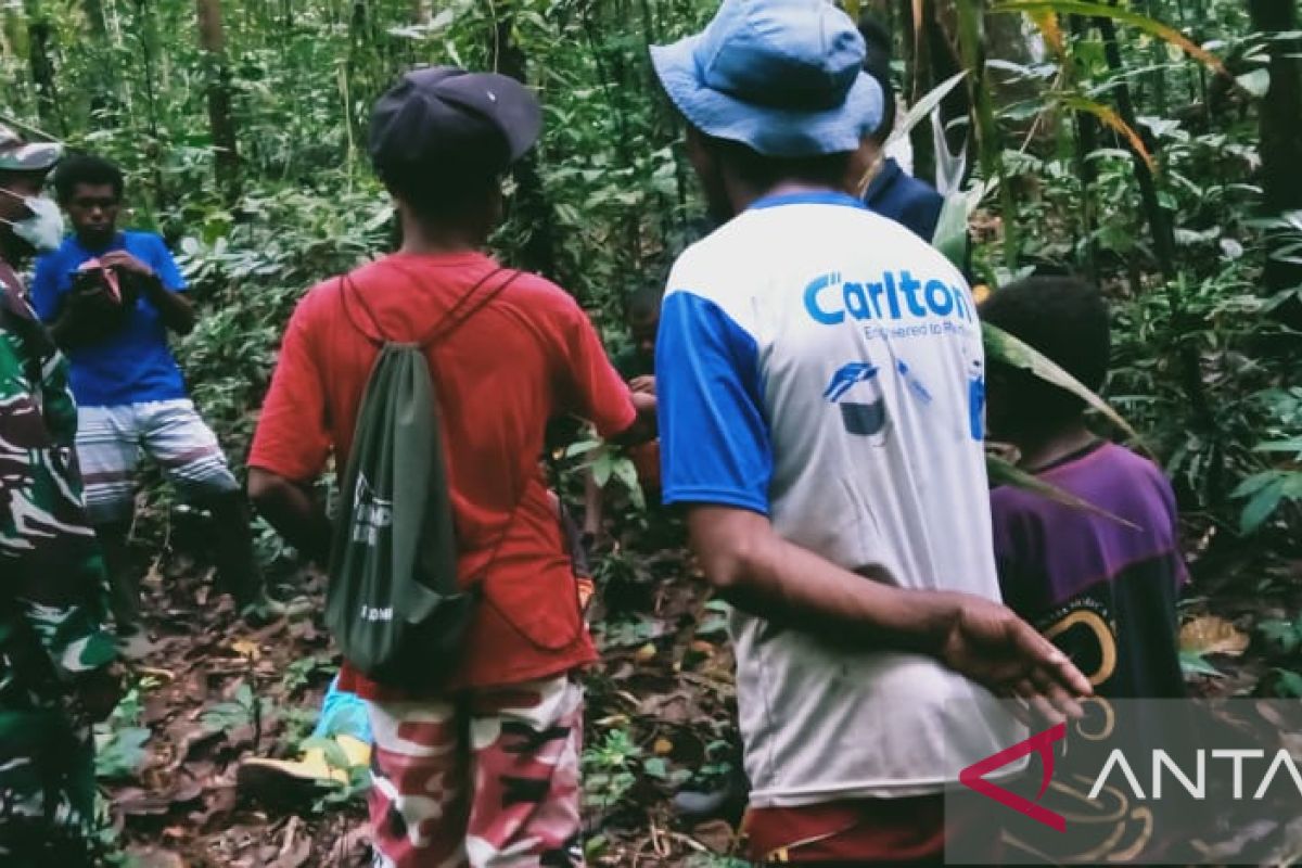 Koramil Numfor bantu pencarian warga Kampung Warbukor yang hilang di hutan