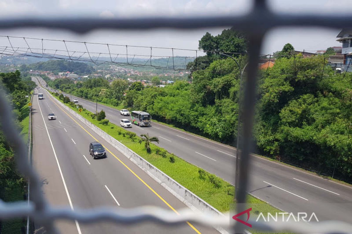 Penerapan sistem satu arah berlaku situasional di tol dalam kota Semarang